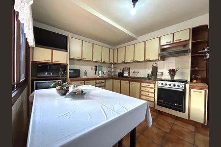 Casa para alugar com 391m², 5 quartos e 3 vagas Casa para alugar com 391m², 5 quartos e 3 vagasCozinha