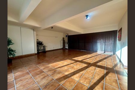 Casa para alugar com 391m², 5 quartos e 3 vagas Casa para alugar com 391m², 5 quartos e 3 vagasGaragem