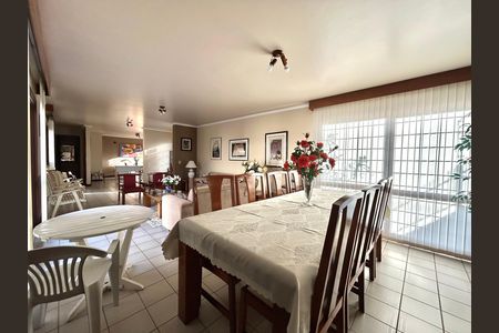 Casa para alugar com 391m², 5 quartos e 3 vagas Casa para alugar com 391m², 5 quartos e 3 vagasSala