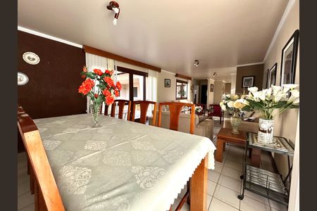 Casa para alugar com 391m², 5 quartos e 3 vagas Casa para alugar com 391m², 5 quartos e 3 vagasSala