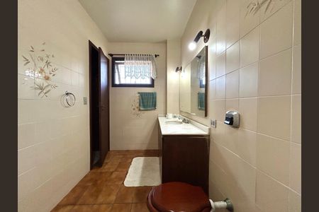 Casa para alugar com 391m², 5 quartos e 3 vagas Casa para alugar com 391m², 5 quartos e 3 vagasBanheiro suíte