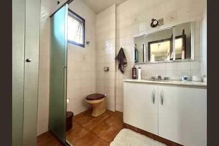 Casa para alugar com 391m², 5 quartos e 3 vagas Casa para alugar com 391m², 5 quartos e 3 vagasBanheiro