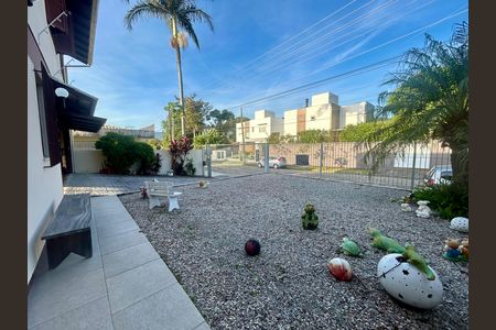 Casa para alugar com 391m², 5 quartos e 3 vagas Casa para alugar com 391m², 5 quartos e 3 vagasÁrea externa