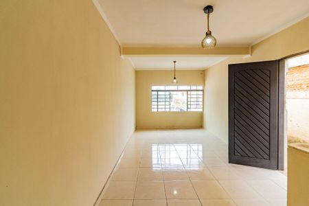 Casa para alugar com 125m², 3 quartos e 2 vagas Casa para alugar com 125m², 3 quartos e 2 vagasSala