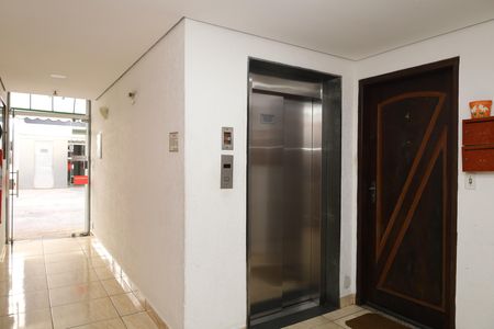 Apartamento à venda com 48m², 2 quartos e 1 vagaÁrea comum - Saguão do prédio
