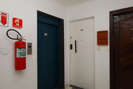 Apartamento à venda com 48m², 2 quartos e 1 vagaÁrea comum - Saguão do andar