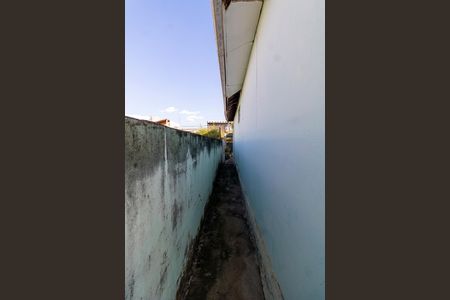 Casa à venda com 301m², 2 quartos e 1 vaga Casa à venda com 301m², 2 quartos e 1 vagaCorredor - Lateral