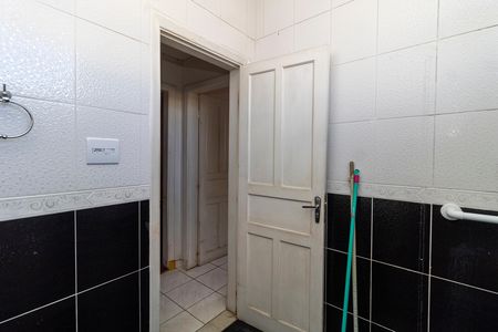 Casa à venda com 301m², 2 quartos e 1 vaga Casa à venda com 301m², 2 quartos e 1 vagaBanheiro Social