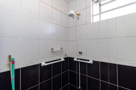 Casa à venda com 301m², 2 quartos e 1 vaga Casa à venda com 301m², 2 quartos e 1 vagaBanheiro Social