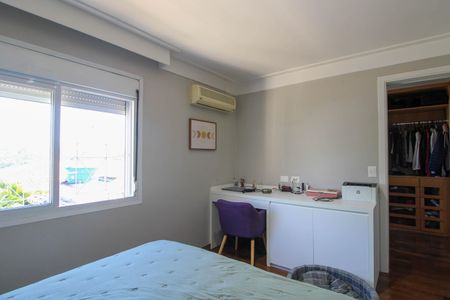Casa à venda com 252m², 4 quartos e 3 vagasSuíte 3