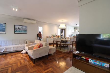 Sala superior de casa à venda com 4 quartos, 252m² em Morumbi, São Paulo