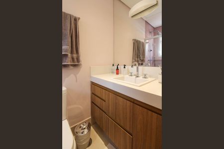 Casa à venda com 252m², 4 quartos e 3 vagasBanheiro Suíte 2
