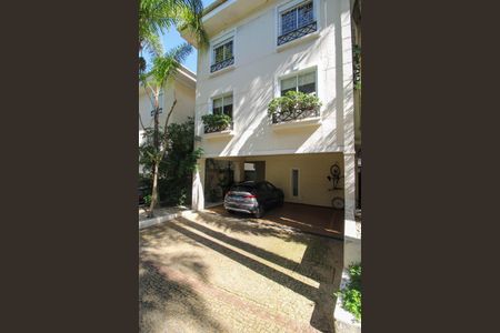 Casa à venda com 252m², 4 quartos e 3 vagasFachada