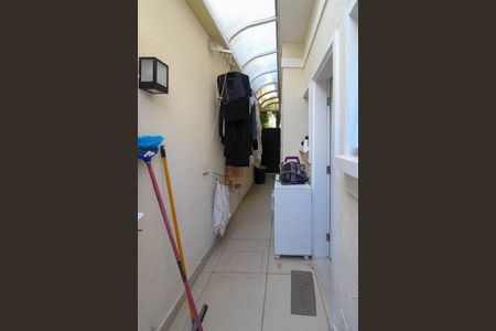 Casa à venda com 252m², 4 quartos e 3 vagasCorredor de serviço