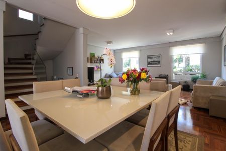 Casa à venda com 252m², 4 quartos e 3 vagasCozinha 