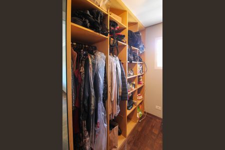 Casa à venda com 252m², 4 quartos e 3 vagasCloset Suíte 3