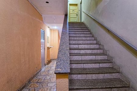 Apartamento à venda com 88m², 3 quartos e 1 vaga Apartamento à venda com 88m², 3 quartos e 1 vagaEscada