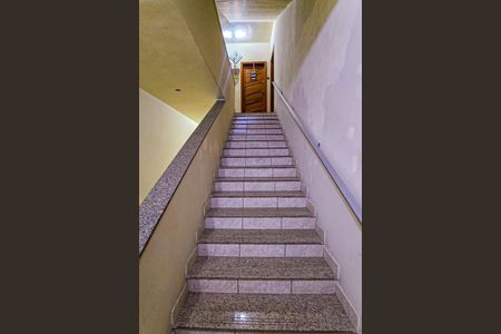 Apartamento à venda com 88m², 3 quartos e 1 vaga Apartamento à venda com 88m², 3 quartos e 1 vagaEscada