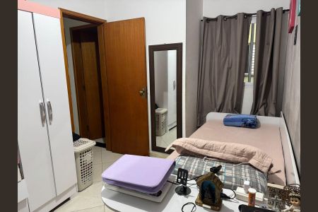 Casa de condomínio à venda com 62m², 3 quartos e 1 vagaQuarto