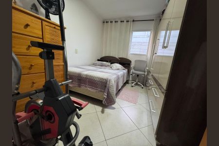 Casa de condomínio à venda com 62m², 3 quartos e 1 vagaQuarto