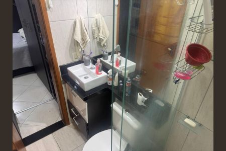 Casa de condomínio à venda com 62m², 3 quartos e 1 vagaBanheiro