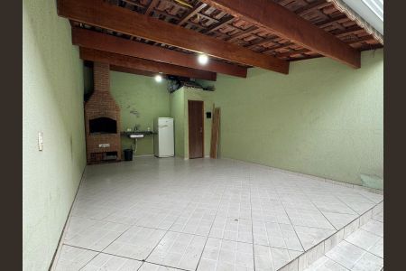 Casa de condomínio à venda com 62m², 3 quartos e 1 vagaÁrea de Serviço