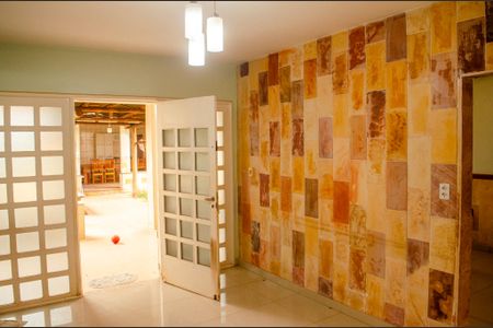 Casa para alugar com 457m², 6 quartos e 5 vagas