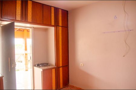 Casa para alugar com 6 quartos, 457m² em Setor Urias Magalhães, Goiânia