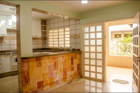Casa para alugar com 457m², 6 quartos e 5 vagas
