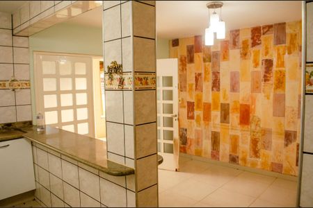 Casa para alugar com 457m², 6 quartos e 5 vagas