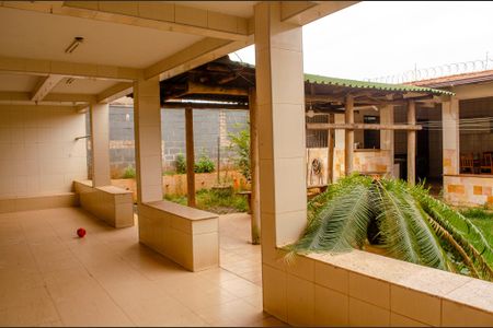Casa para alugar com 457m², 6 quartos e 5 vagas
