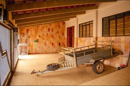 Casa para alugar com 457m², 6 quartos e 5 vagas