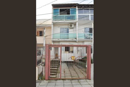 Casa à venda com 110m², 2 quartos e 1 vaga Casa à venda com 110m², 2 quartos e 1 vagaFachada