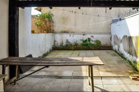 Casa à venda com 110m², 2 quartos e 1 vaga Casa à venda com 110m², 2 quartos e 1 vagaQuintal