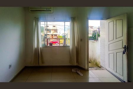 Casa à venda com 110m², 2 quartos e 1 vaga Casa à venda com 110m², 2 quartos e 1 vagaSala