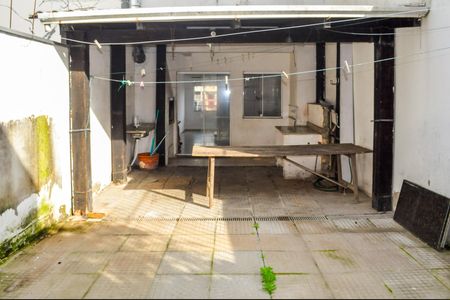Casa à venda com 110m², 2 quartos e 1 vaga Casa à venda com 110m², 2 quartos e 1 vagaQuintal