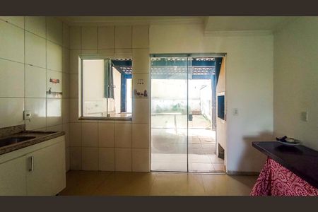Casa à venda com 110m², 2 quartos e 1 vaga Casa à venda com 110m², 2 quartos e 1 vagaCozinha