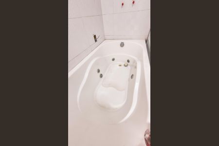 Casa para alugar com 600m², 5 quartos e 1 vagaBanheiro 2° andar 