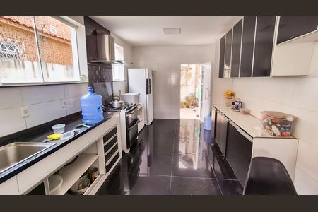 Casa para alugar com 600m², 5 quartos e 1 vagaCozinha 