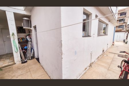 Casa para alugar com 600m², 5 quartos e 1 vagaLateral da Casa 