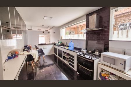 Casa para alugar com 600m², 5 quartos e 1 vagaCozinha 
