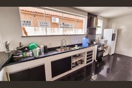 Casa para alugar com 600m², 5 quartos e 1 vagaCozinha 
