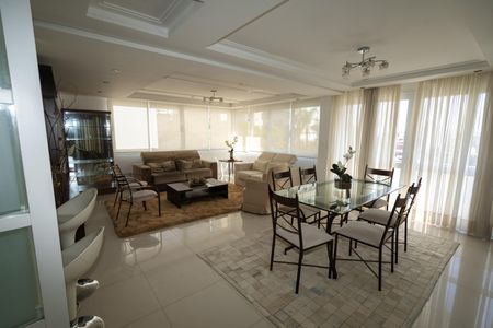 Apartamento para alugar com 3 quartos, 136m² em Petrópolis, Porto Alegre