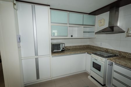 Apartamento para alugar com 136m², 3 quartos e 2 vagasCozinha