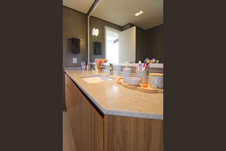 Apartamento à venda com 248m², 3 quartos e 4 vagas Apartamento à venda com 248m², 3 quartos e 4 vagasBanheiro Suíte 3
