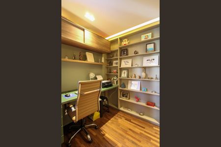 Apartamento à venda com 248m², 3 quartos e 4 vagas Apartamento à venda com 248m², 3 quartos e 4 vagasCloset Suíte 1
