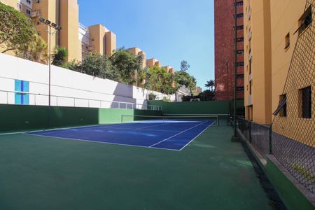 Apartamento à venda com 248m², 3 quartos e 4 vagas Apartamento à venda com 248m², 3 quartos e 4 vagasQuadra Esportiva