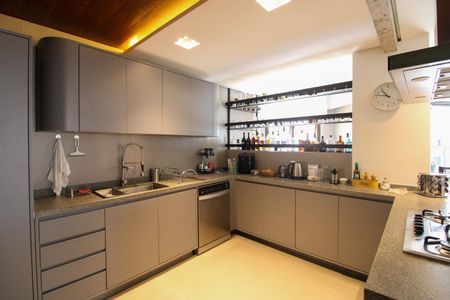 Apartamento à venda com 248m², 3 quartos e 4 vagas Apartamento à venda com 248m², 3 quartos e 4 vagasCozinha