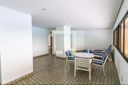 Apartamento à venda com 248m², 3 quartos e 4 vagas Apartamento à venda com 248m², 3 quartos e 4 vagasSpa