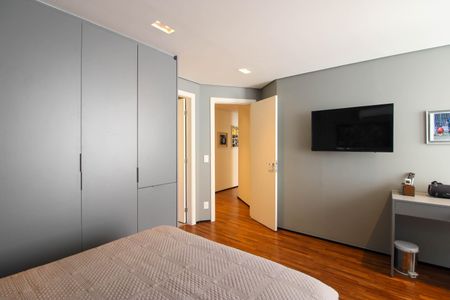 Apartamento à venda com 248m², 3 quartos e 4 vagas Apartamento à venda com 248m², 3 quartos e 4 vagasSuíte 2